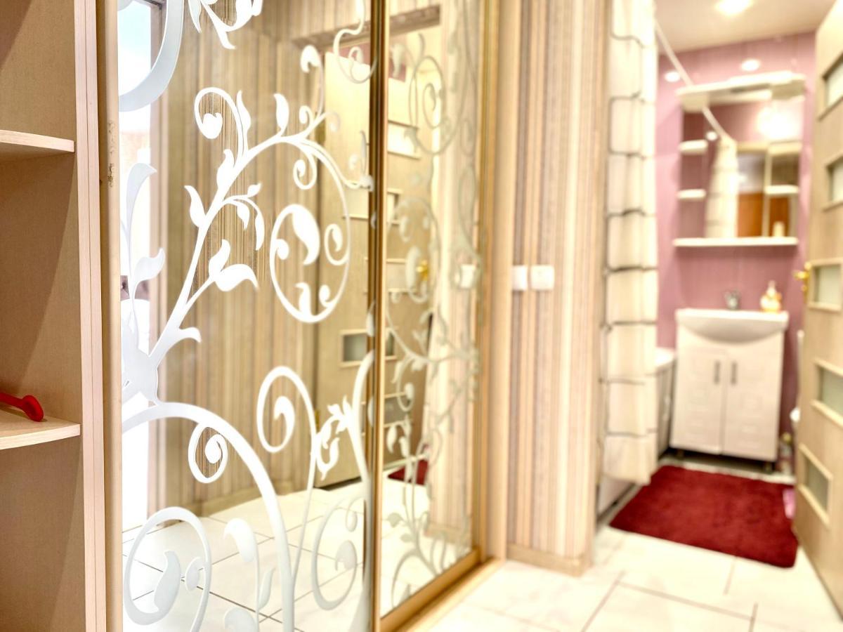 Apartpoltava Елегантна Квартира В Новобудові,Біля Каштанової Алеї, Центр Міста, Звітна Документація Luaran gambar